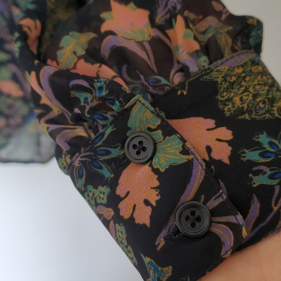 NWT Modcloth Buzzworthy Peacock Floral Blouse M - Picture 4 of 7